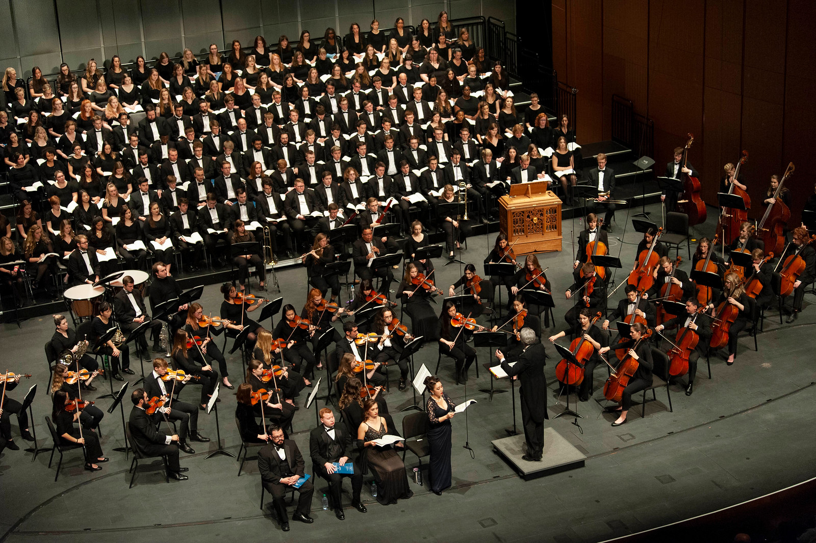 Large choir and orchestra
