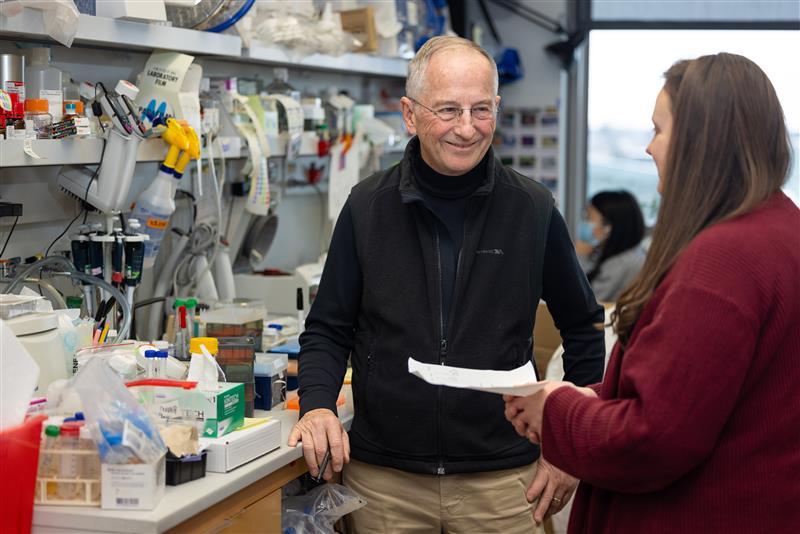 Michael Welsh, MD, in his University of Iowa lab with trainees on Friday, Feb. 14, 2025. 