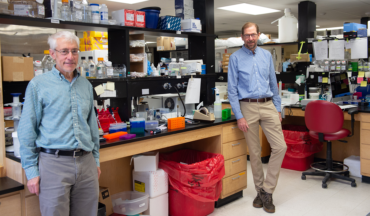 Drs. Perlman and McCray in the lab