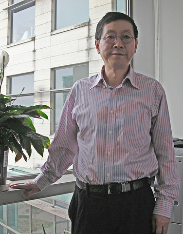 Xiangbing Meng portrait