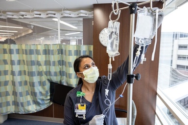 20230306_Cancer_infusion_nurse_132-edit.jpg
