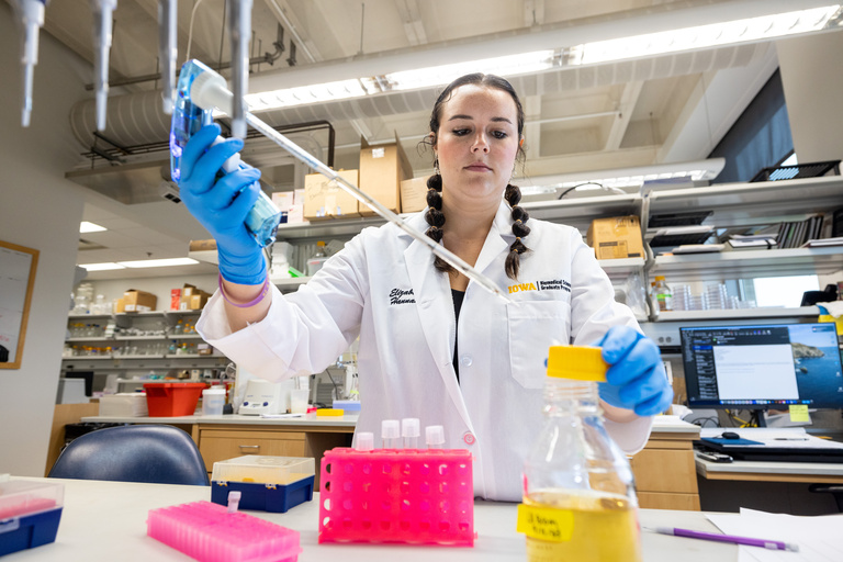 Lizzie Hannan, biomedical science PhD student, in the lab on Friday, Sept. 22, 2023.